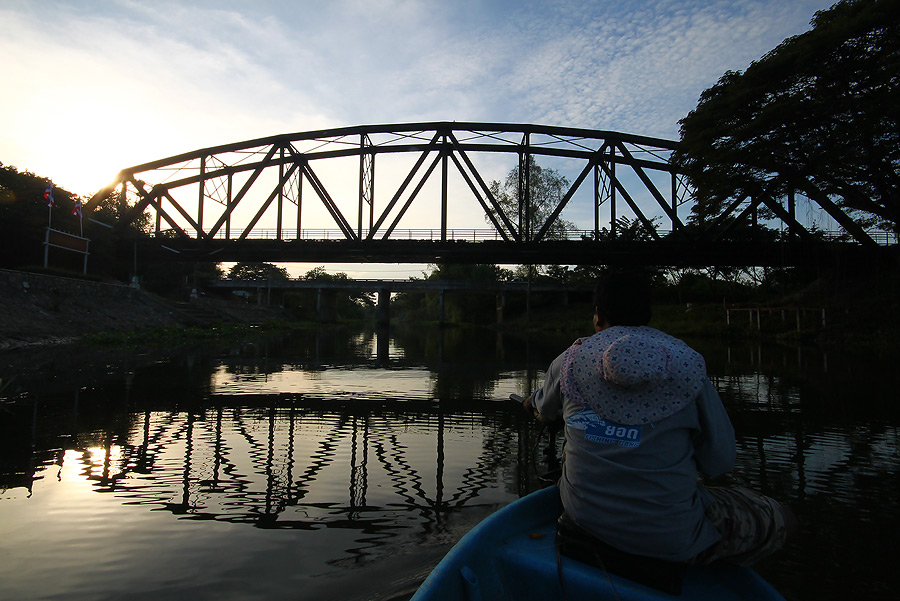 เอาเรือขึ้นกันเถ๊อะกลับบ้าน.....
วันนี้ได้ปลามาแล้ววว โชคดีที่ แห้วเค้าคิดเป็นวันๆ ไม่ได้คิดเป็นหมา