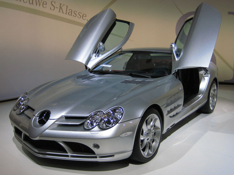 อันดับ 8: อันดับ 8: Mercedes-Benz SLR McLaren ราคา $450,000 
นี่คือรถที่แพงที่สุดของค่ายดาวสามแฉกจา