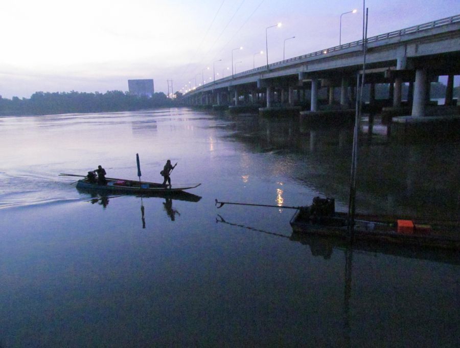 ถึงท่าเรือ ก็ กำลังสว่างครับ  :grin: :cheer: