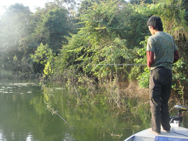 ..น้องผมมันอยู่ข้างหน้า...มันก็ได้ตี