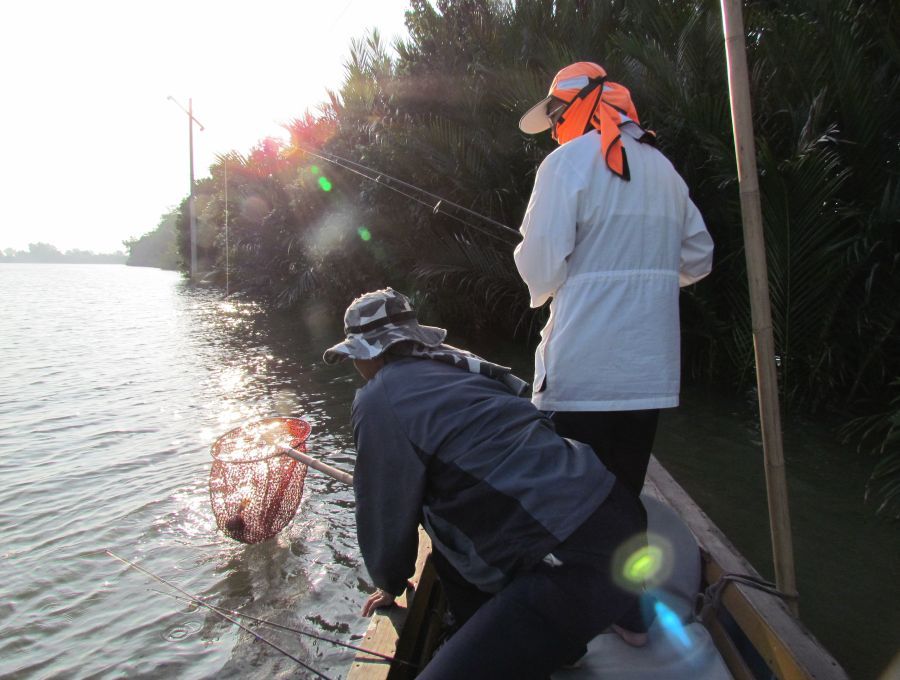 ด้านหัวเรือ พี่เล็ก ก็โดน  :grin: :love: :cheer: