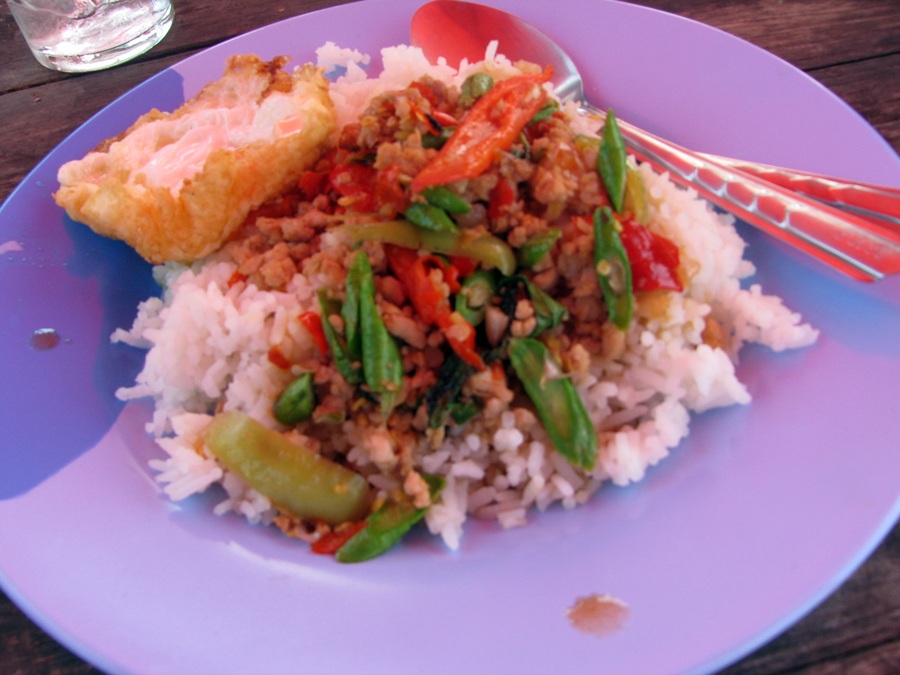 พักทานข้าวก่อนครับ เดี๋ยวไม่มีแรงนะ :umh: :umh: :umh: