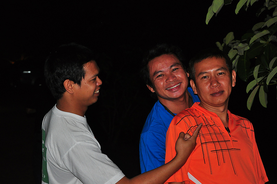 อ่ะอ่า.........นังน้ำ น้าศักดิ์และก็เจ้าเอ๊กซ์มาถึงแล้ว :grin: