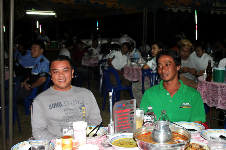 เสี่ยโต้งจากโคราช...อ้าวเล่นเวปหน่อย :laughing: :laughing: :laughing: :laughing: