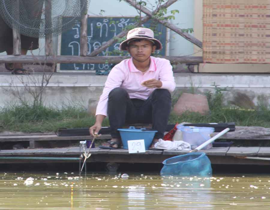 น้อง ต้ายังไม่ค่อยเข้าเป้าเท่าไรวันนี้  :smile: :smile: :smile: