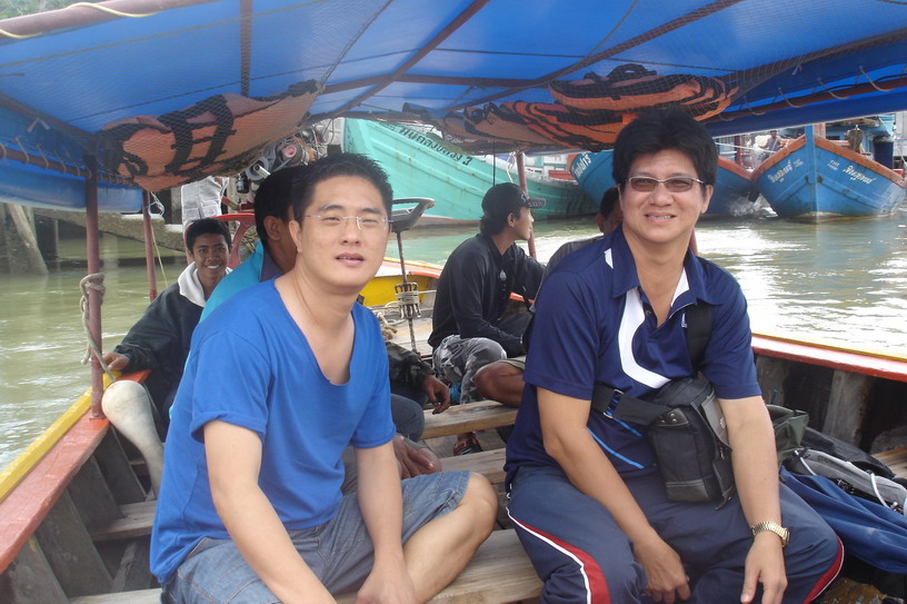 ออกเดินทางกันเลยครับ ไปขึ้นเรือไต๋