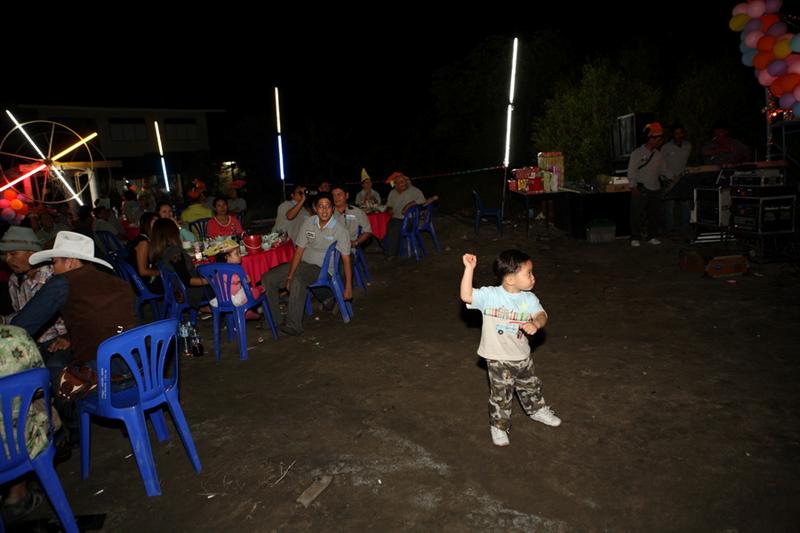 ลูกน้ายุทธ ยังทนไม่ไหวเลย อิอิ  :laughing: :