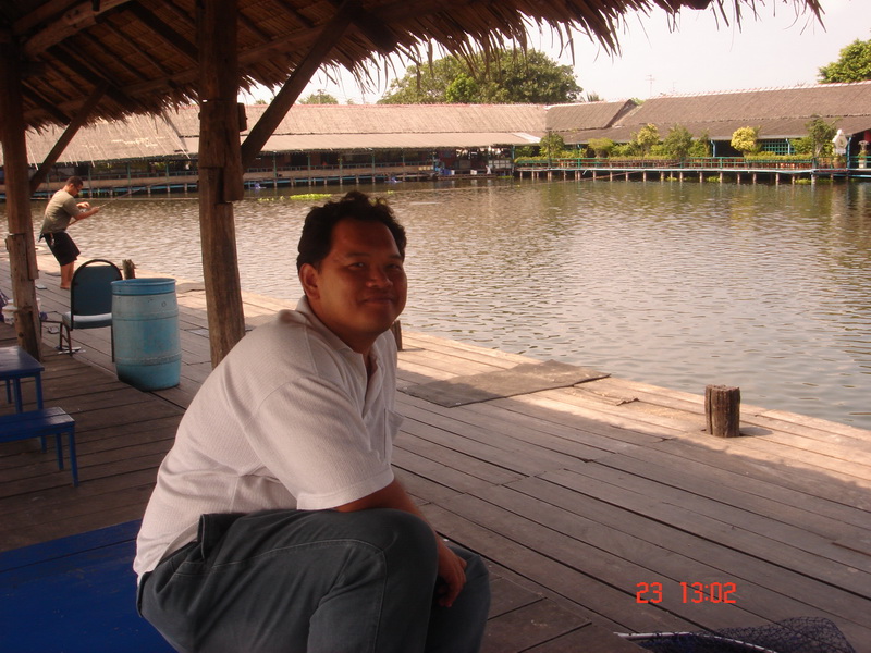 น้าบอยมาแว๊บๆ...ยังดีก่าไม่มาเน๊อะ :laughing: :laughing: :grin: