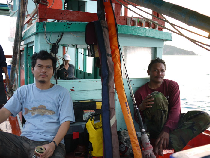 พักผ่อน ขระที่เรือกำลังนำพวกเรากลับขิ้นฝั่ง