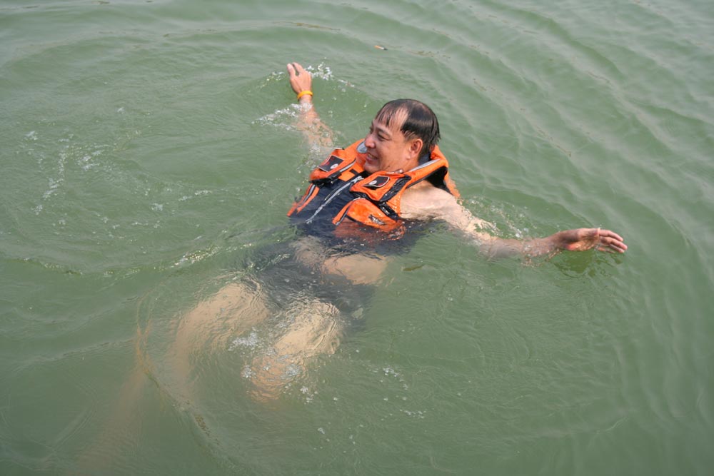 อ้าวเฮียครับ......ขึ้นเถอะครับ........ปากเขียวแล้วครับ...... :grin: :grin: :grin: :grin: