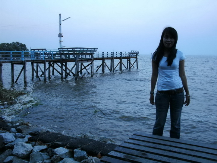 เริ่มมืดค่ะ แต่ก้อยังถ่ายรูปต่อไป :laughing: