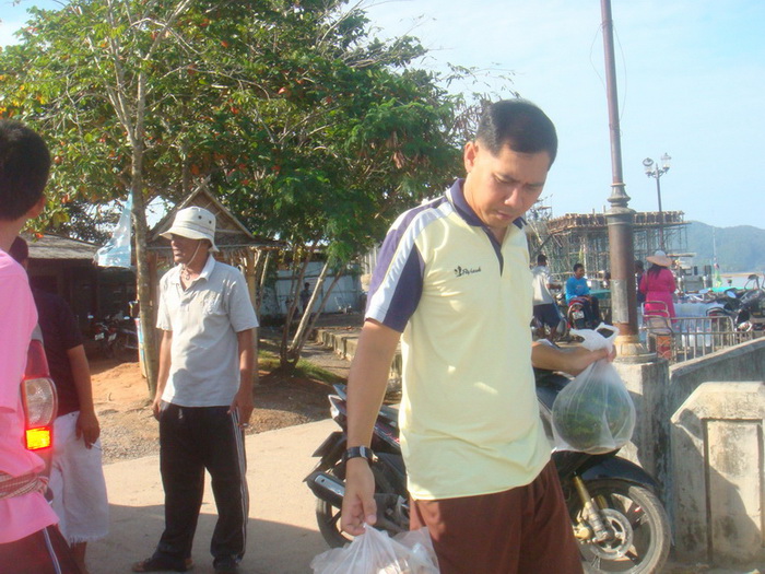 สมาชิกใหม่  มาแทนพี่รงค์  ( น้า rongpan ) ซึ่งติดราชการด่วนที่หาดใหญ่..........

เขาคือ  พี่ต้อม..