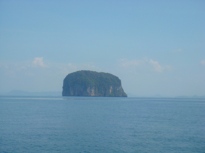 เคย มาตีกะมง ที่เกาะนี้ เมื่อปีก่อน ยังอยู่ในความทรงจำ.....(ใกล้เกาะบุโหลน)