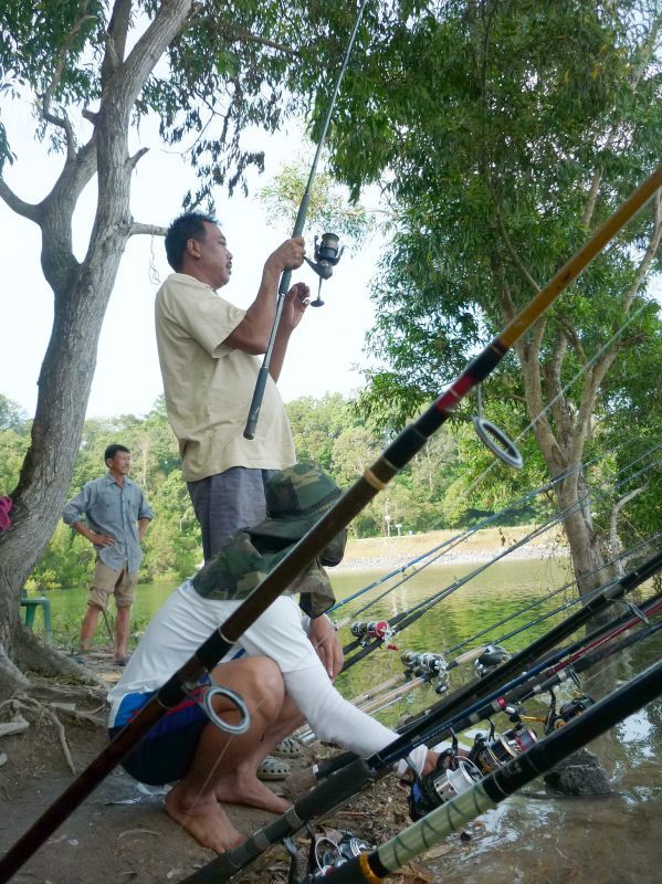 

อุ้ยยย ๆ ....มีเถียง........... :cheer: :cheer:

-----------------