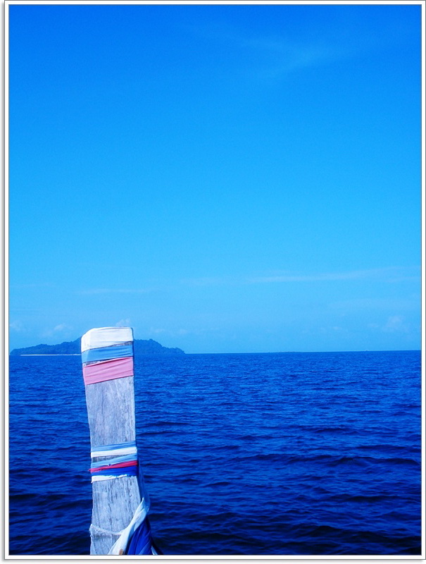 ก่อนถึงเกาะบุโหลน ที่ทำการอุทยาน นั่งเพลิน..ซดสปอร์นเซอร์ 

ป่าว!! ผมยังศรัทธาใน..เสือดาว 037 เหมื