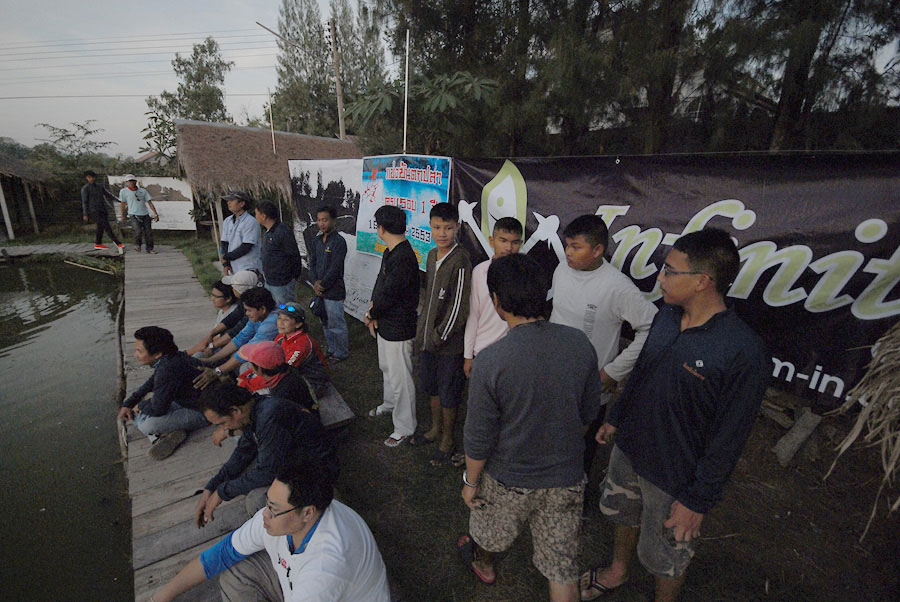 อีกภาพ 

 :cheer: :cheer: :cheer: :cheer: