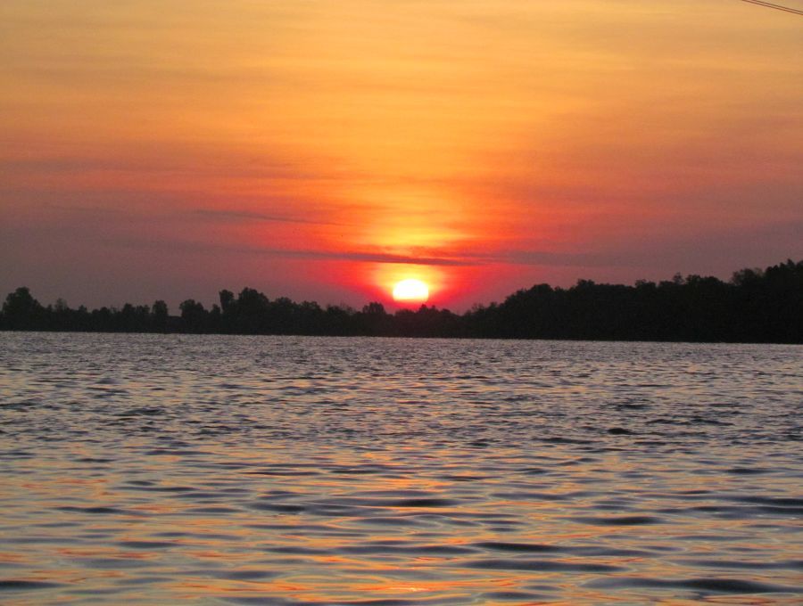 เดินทางถึงท่าเรือ ตะวันกำลังขึ้นครับ  :grin:

----------------------------------------------------