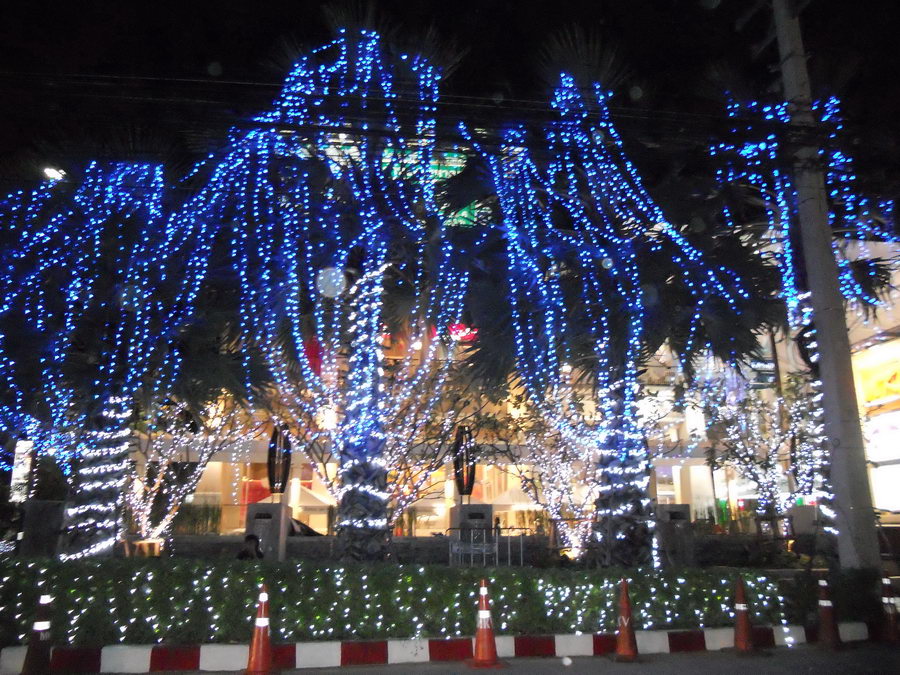 หัวหินครับ

 :love: :love: