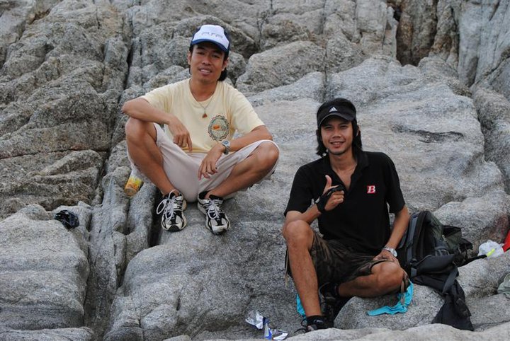 ไม่ได้ไปนาน ขาสั่นมากขอบอก    ไม่ค่อยได้ไปตกเลย..งานเยอะจริงๆ    หลังจากนั้น ไปอีกแต่อยู่คนละก้อน ผม