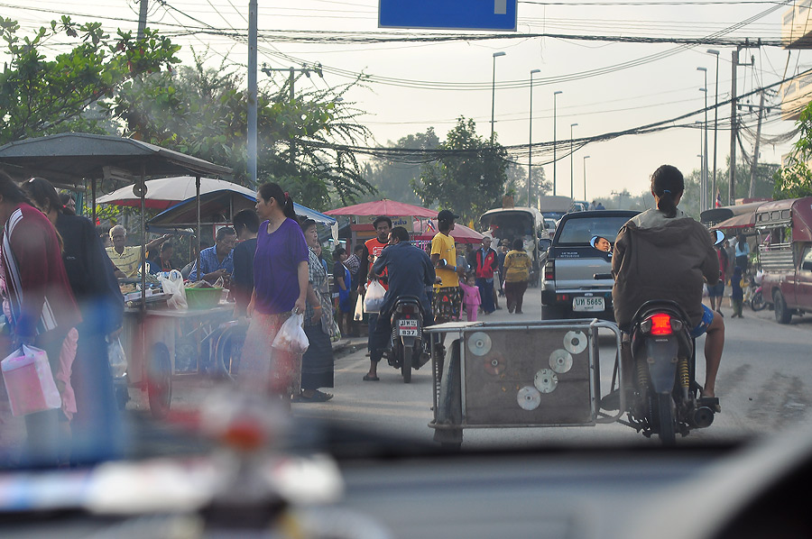 ผ่านตลาดมาหน่อยเดียวก็ถึงหมายแล้ว เร็วดีจริงๆ :grin: :grin: :grin:
