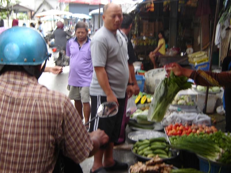 กินเสร้จก้อไปตลาดจ่ายกับข้าวเลยคร