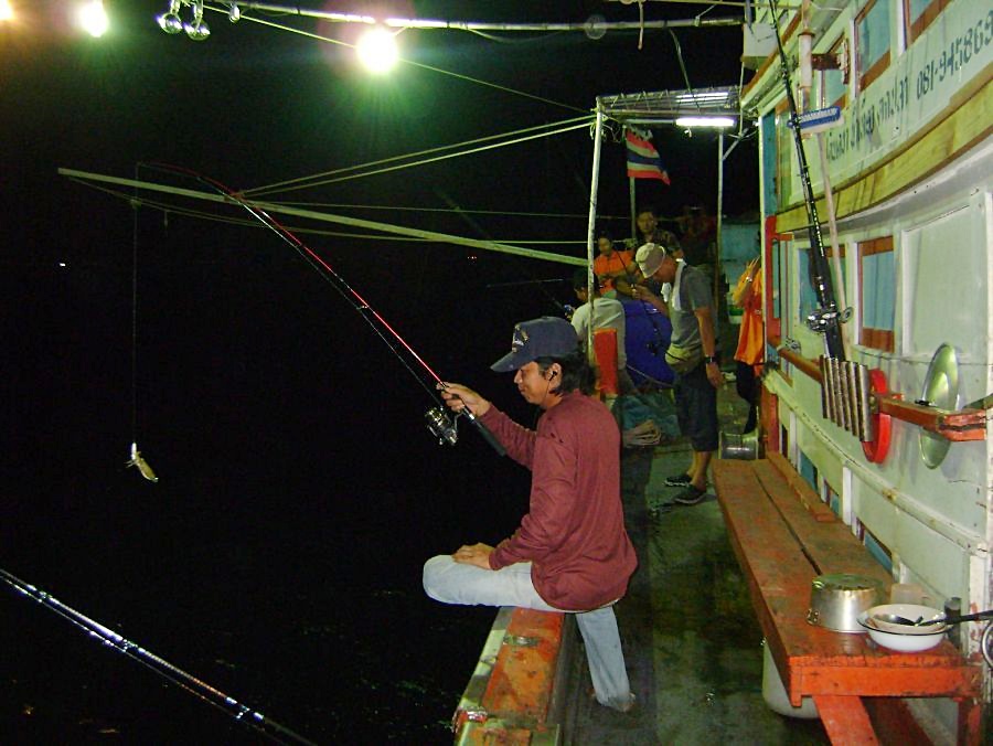 เรือเข้าหมายไดร์หมึก ตกหมึกกันไปตามหลักสูตร :grin: