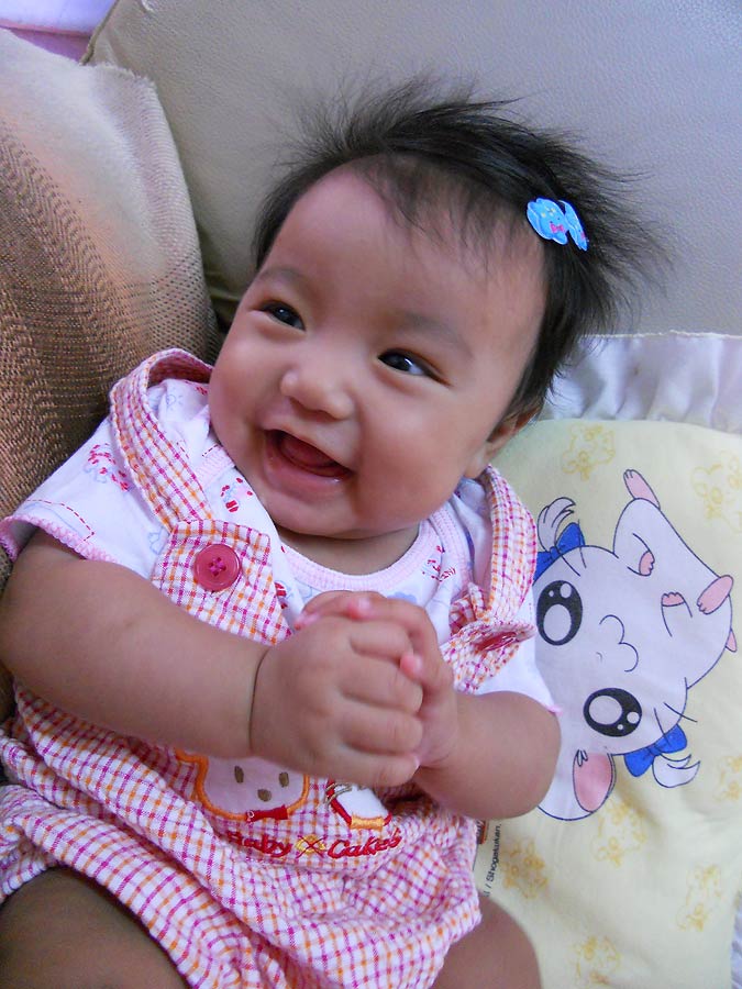 
    [b]ขอตัวไปเลี้ยงลูกสาวก่อนนะครับ  หาเวลาว่างยากเหลือเกิน  [/b]

    :love: :love: :love: :lo