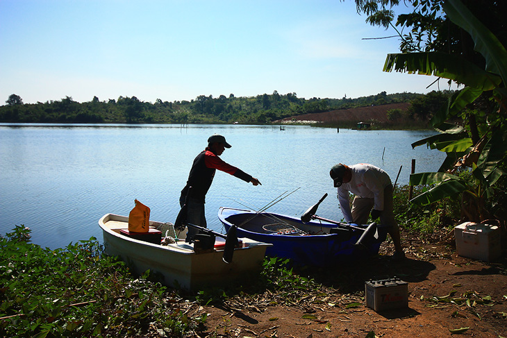 น้าต้อม ช่วยเตรียมเรือให้ผม กับ เจ้าเก้า   :grin: :grin: :grin: