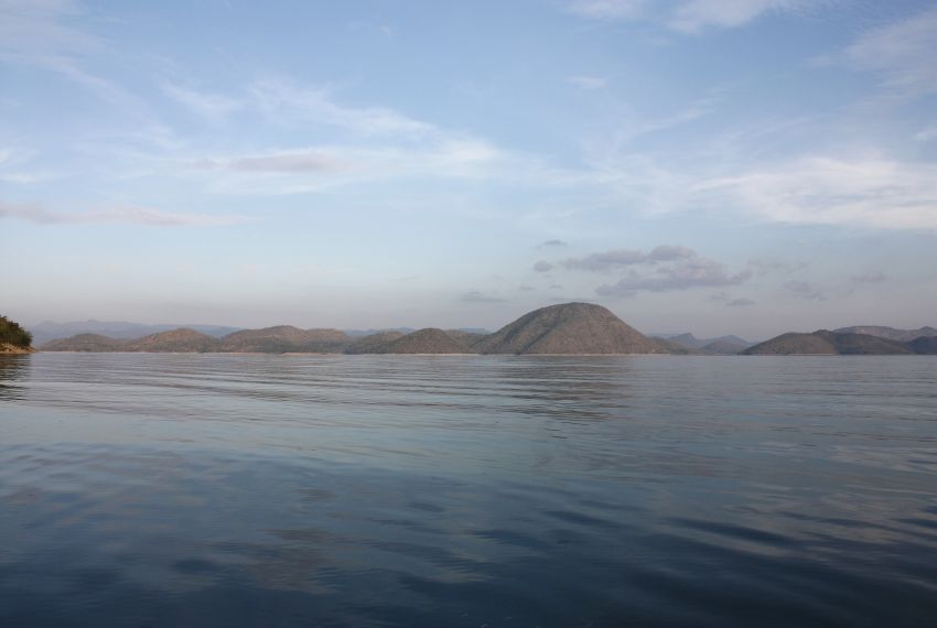  [b]ขอจบด้วยภาพยามเย็น ขอบคุณธรรมชาติและเขื่อนศรีนครินทร์ ที่ให้พวกเรานักตกปลา ได้ความสุข+สนุกครับ[/