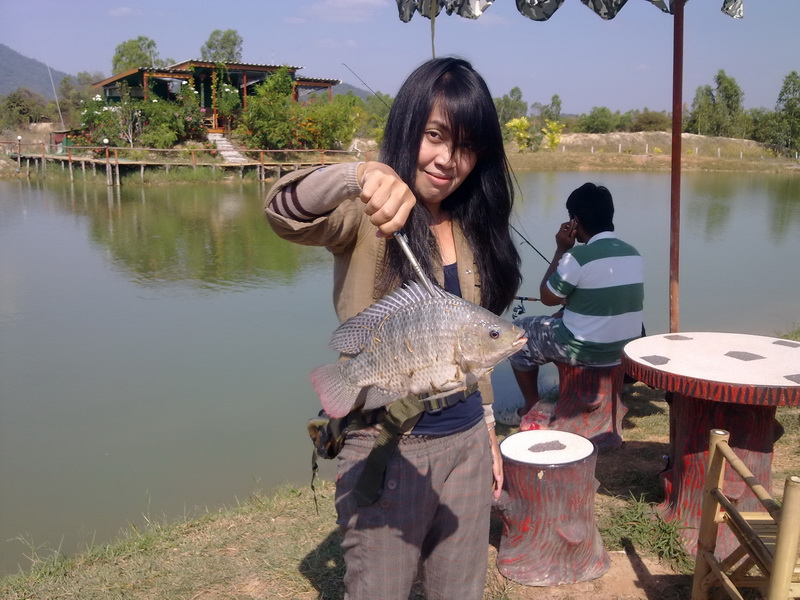 ป้าเปิ้ลรอปลากระพงน้าแป๊ะไม่ไหว

เ