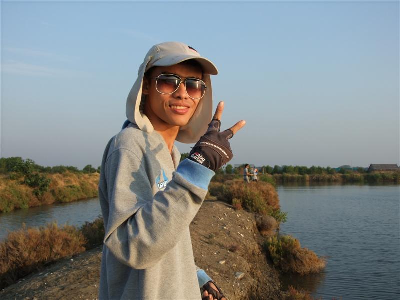 เดินต่อมาก็เจอ น้าต๊ะ (Zetamol) ครับ แกได้สองตัวแล๊ะ ขวีมือ  :cool: :cool: :cool: :cool: :cool: :coo