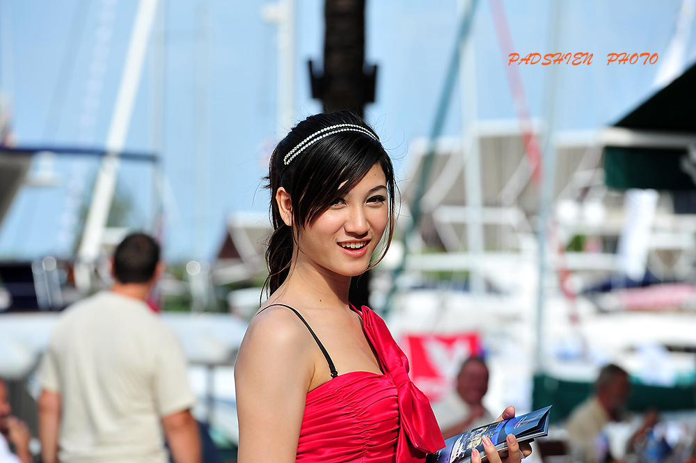  :smile: :smile: เจอก่อนเข้างานเลยกดเสี้ย กดชัตเตอร์น่ะ  :laughing: :laughing: