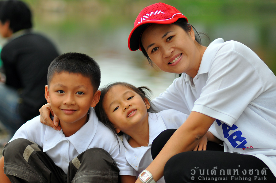 


น้องบัวยังมีพี่ชายอีกคนนะครับ ชื่อ "น้องเบส" คนซ้ายในรูปนี่แหละ





 :grin: :grin: :g