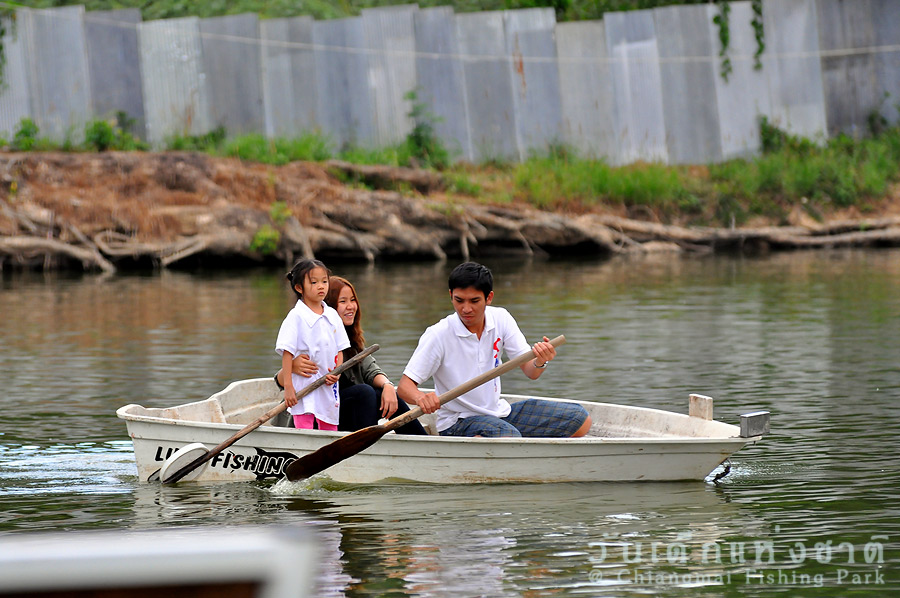 







โม้ซะนานเลย

โน่น...น้องบัว ไปพายเรือเล่นแล้วโน่นนน








  :grin: :gri