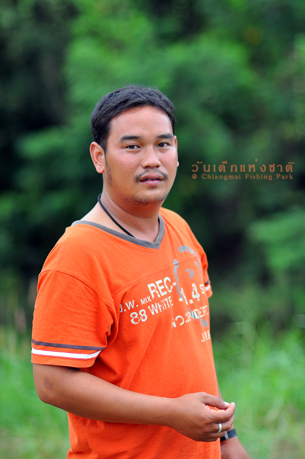 






ส่วนคนนี้แน่นอนครับ รปภ. ส่วนตัวของพี่ตุ้ย

เห็นไปไหน ไปด้วยกันตลอด อย่างกับ ตังเม
