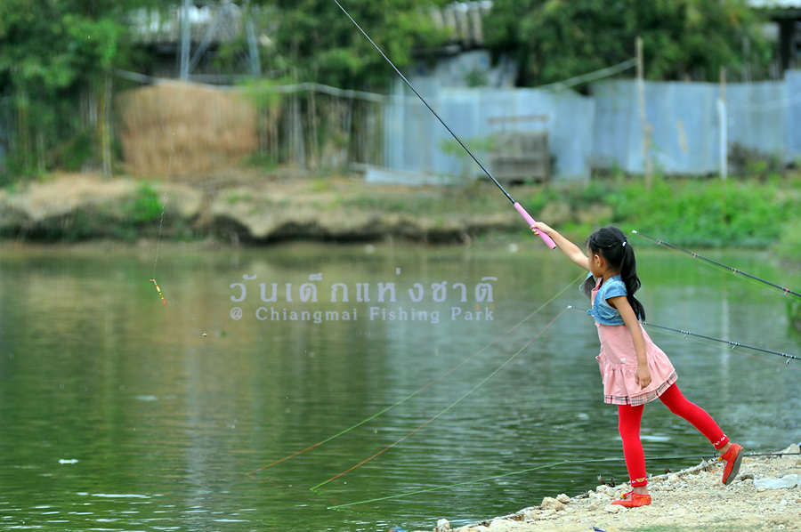


ขออนุญาติ ลากันด้วยรูปซ้ำรูปนี้นะครับ

สำหรับรูป วันของเด็กๆ ของผมหมดลงแล้วครับ



เป็นว