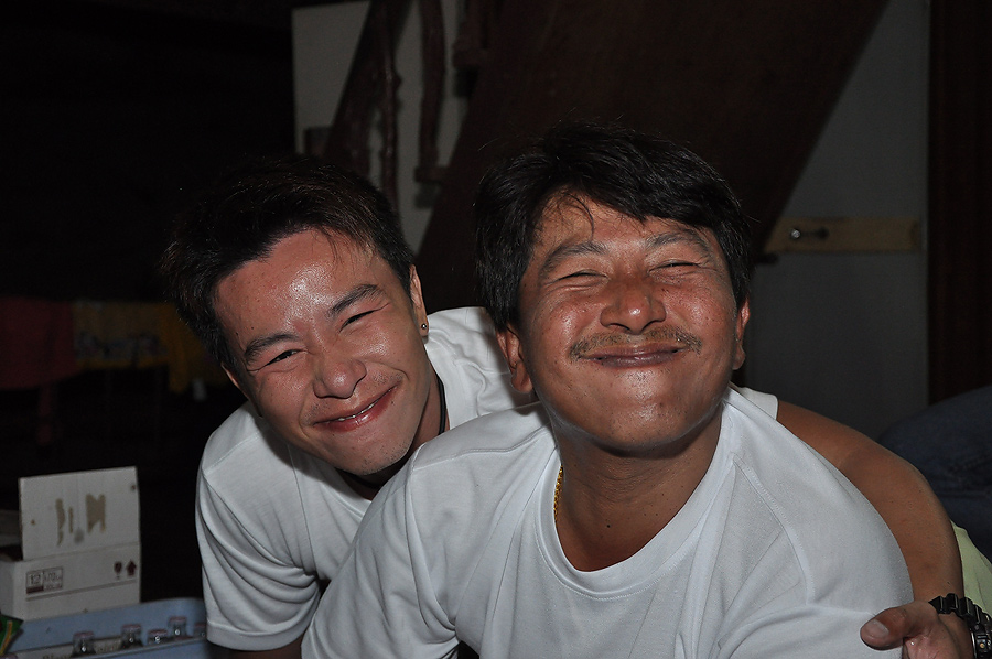 มีคนชอบถามว่าผมกับเจ้าต่ายเป็นพี่น้องกันจริงๆหรือป่าว ให้ดูจากภาพนี้เอาล่ะกันว่าหน้าเหมือนกันขนาดไหน