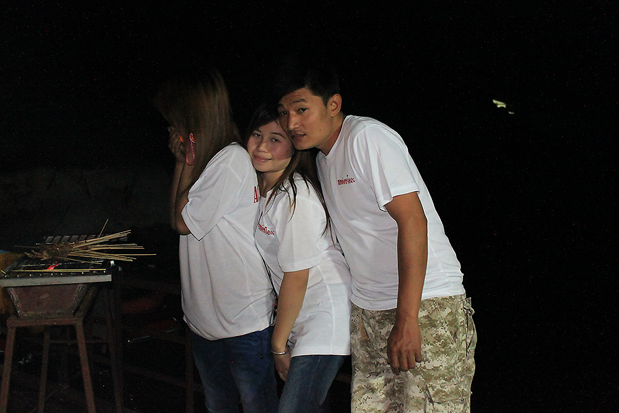 ที่แท้มาเกาะแข่งเกาะขานี่หวังอย่างนี้นี่เอง :laughing: :laughing: