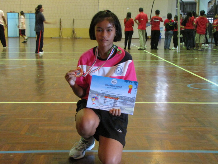 วอลเลย์บอลในร่มได้ที่ 3 เหรียญทองแดงครับ

 :smile: :smile: :smile: