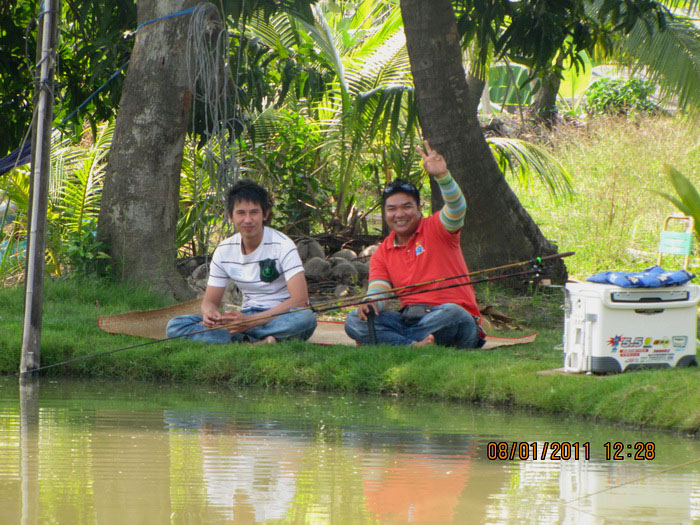 น้าเจี๊ยบ ไม่กลัว......มีย

น้าบอย ..ภิรมย์ภัก....

 :laughing: :laughing: :laughing:

