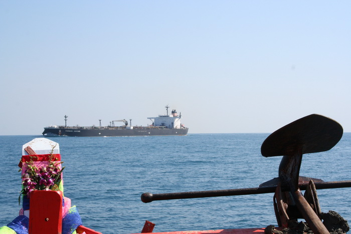 

                                มองเรือเดินทะเลลึก  วิ