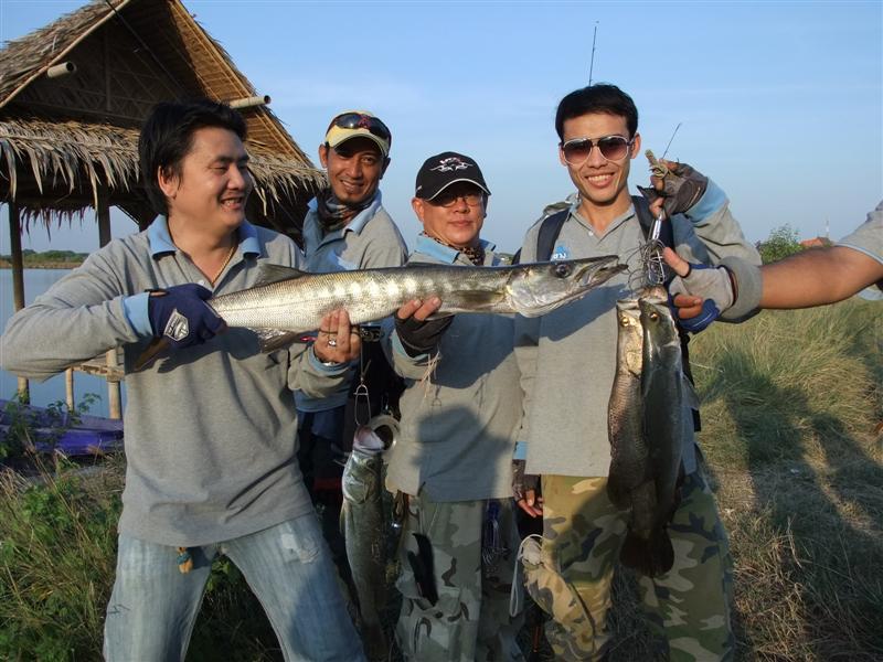 คนต่อมาก็ น้าต๊ะ (Zetamol) 2 กระพง 1 สาก ใหญ๋  :cool: :cool: :cool: :cool: :cool: :cool: :cool: :coo