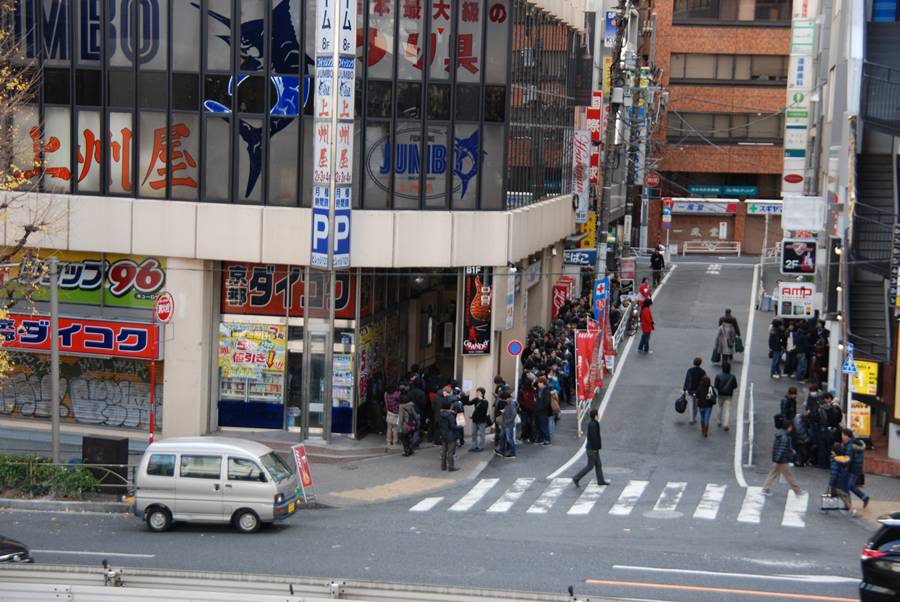 ร้านที่ 4 ใหญ่มากๆ ชื่อร้าน JUMBO(Johshuya) ถ่ายไว้เมื่อตอนกลางวันตอนเดินผ่าน