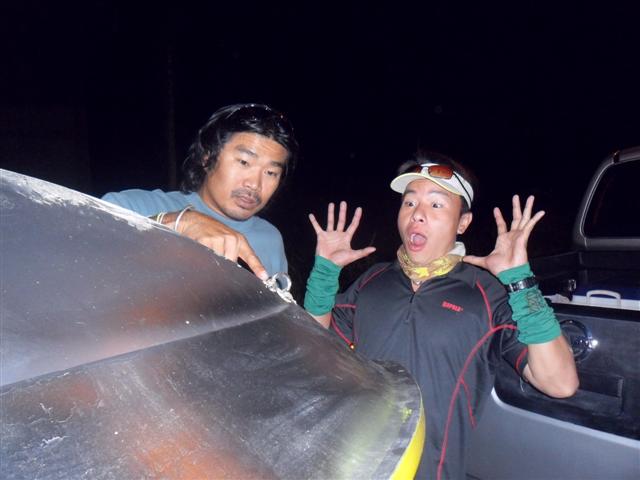 เป็นไรกันเห็นเรือผมแล้วตกกะใจกันดูท่าทางเขาทำกัน.... :spineyes: :spineyes: :spineyes: :spineyes: :sp