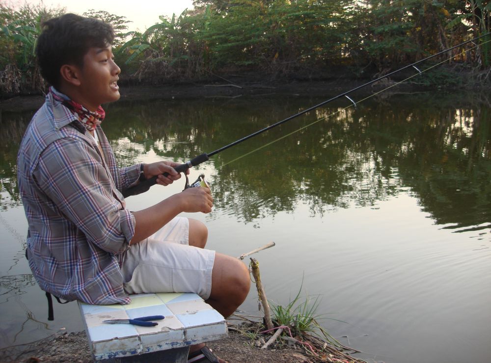 สังเกตุด้านหน้าตรงเข่านิวผูกซุ่มไว้ให้ผมเห็นเอง   :laughing: :mad: :mad: :laughing: