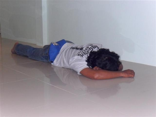 หลังจากที่โดนน้าต่ายแทงสกัดดาวรุ่ง...สภาพก็เป็นอย่างที่เห็นกันครับ.. :sleep: :sleep: :sleep: :sleep: