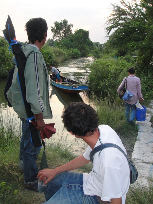  [center][b]เรือมารับแล้ว..[/b][/center]