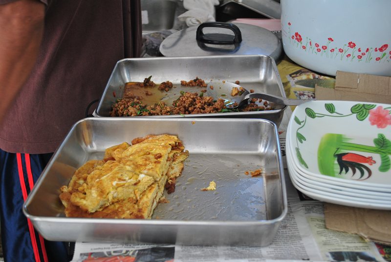 ออกเรือก็มีอาหารเตรียมไว้เลย  เเจ่มมาก
