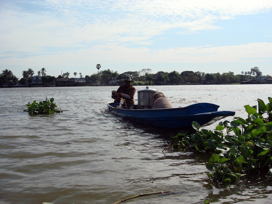 เรือไรหว่า.. :ohh: :ohh: :ohh: