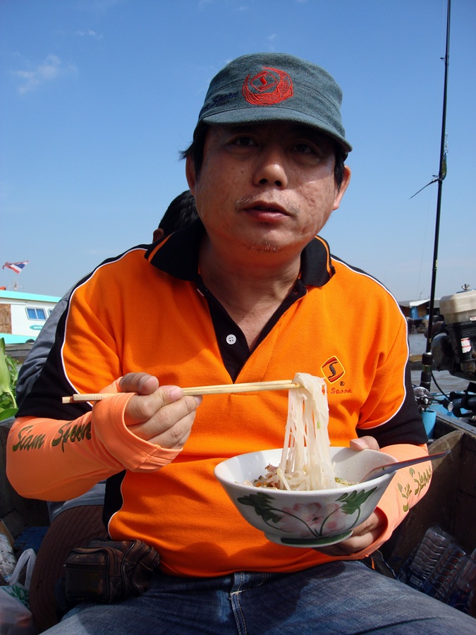 มองไรว่ะ..ก็คนมันหิวนี่หว่า.. :grin: :grin: :grin: